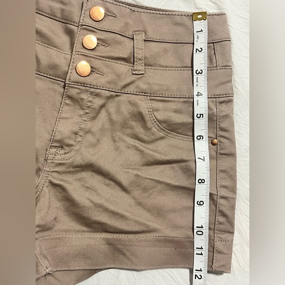 Refuge Women's Mauve High Waisted Button Up and Zipper Shorts Size 0 - Picture 7 of 15